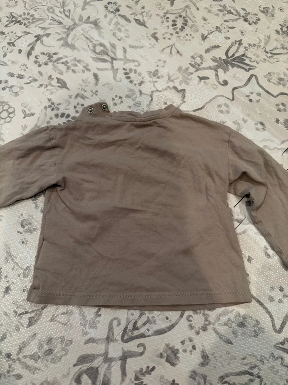 Cute Club Long-Sleeve Pocket Tee - Taupe - Picture 3 of 4